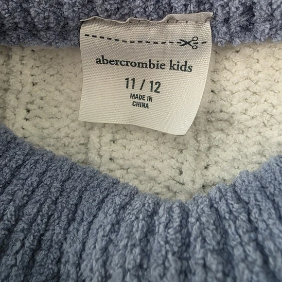 Abercrombie Kids Blue and White Striped Cable Knit Sweater, Size 11/12 - Picture 4 of 6
